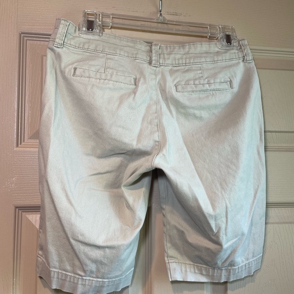 Arizona‎ Jean Company Tan Shorts w/Front Pockets and Faux Back Pockets, Size 5 - Picture 10 of 10